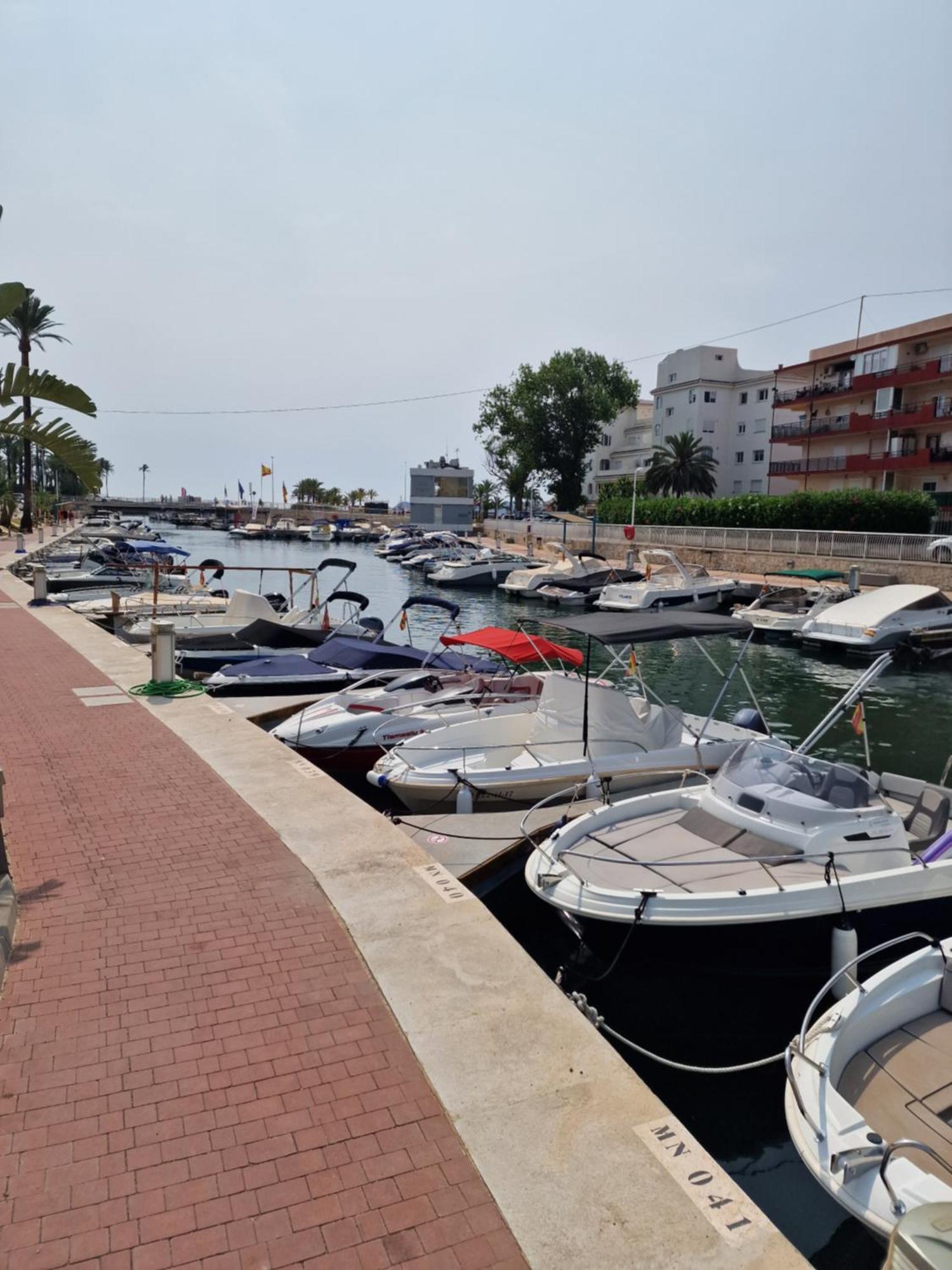 Waterfront 3 Bed Apartment, 90M From The Beach Platja de Larenal Exteriér fotografie